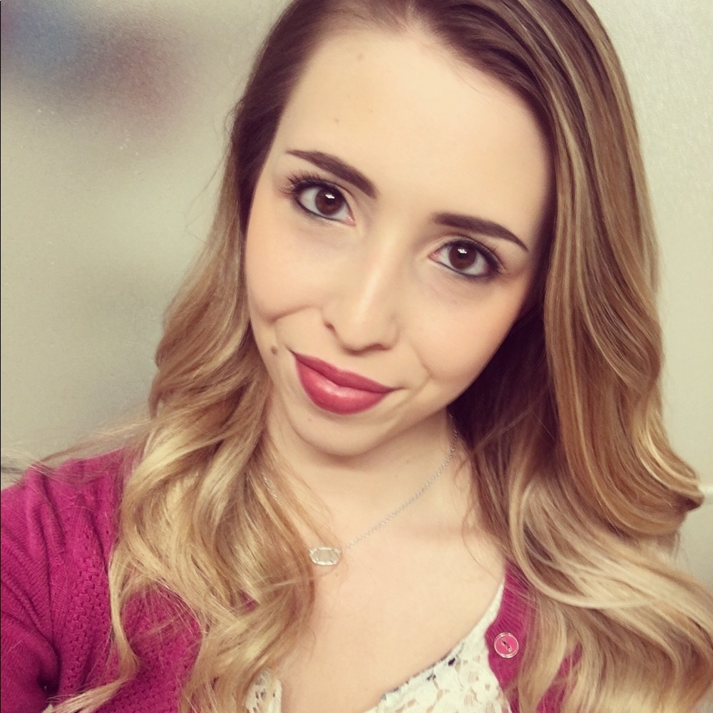 Meet your Posher, Stephanie